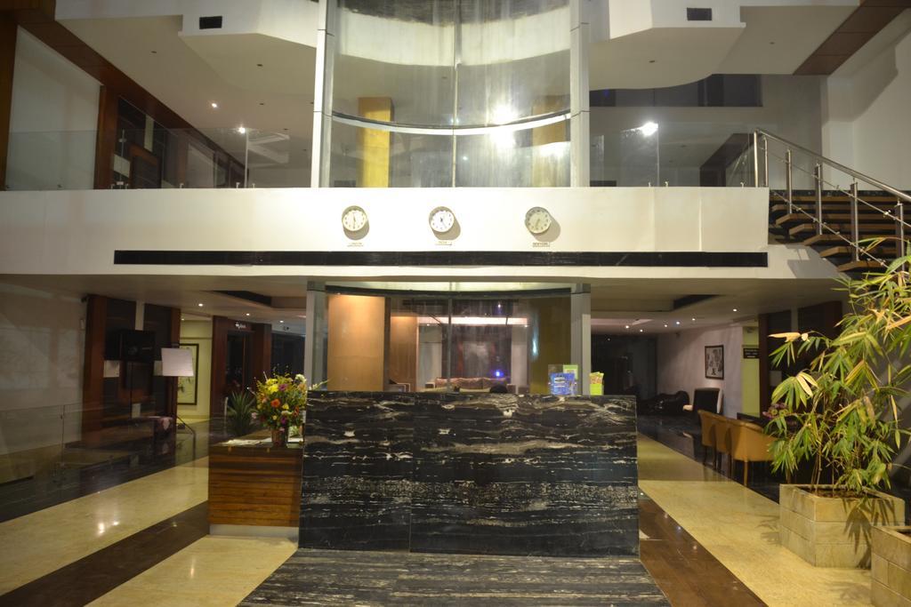 Sea Rock Inn Daman Kültér fotó